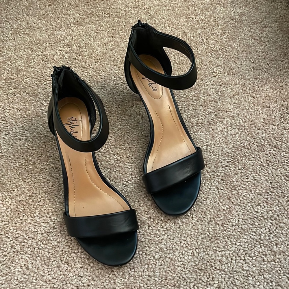 Style & Co Paycee Sandals/Heels